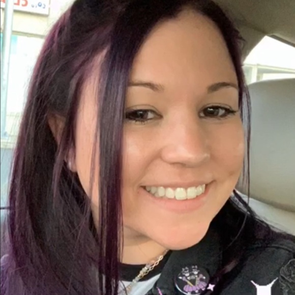 Meet your Posher, Amanda - Picture 1 of 1